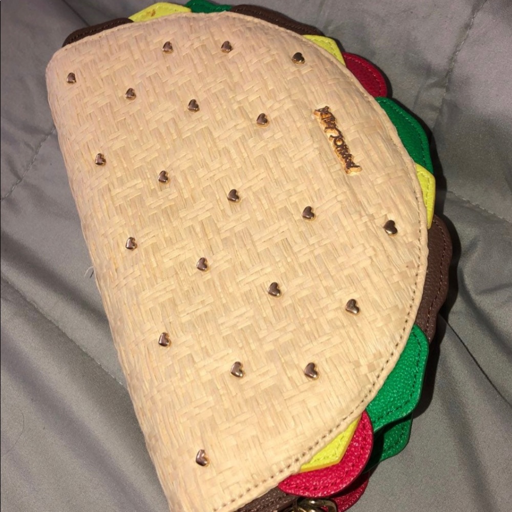 Betsey Johnson cute taco bag